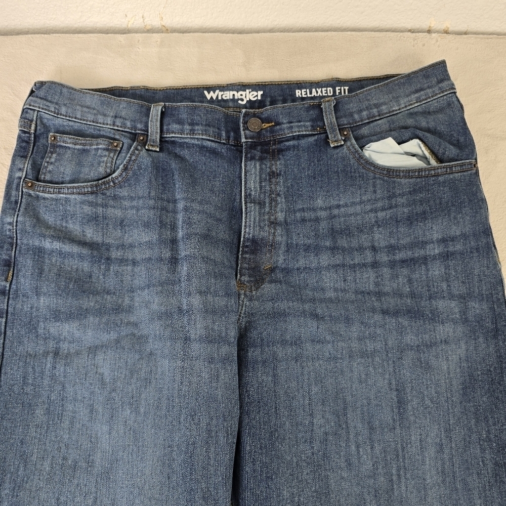 Wrangler Men's Relaxed Fit Blue Straight Jeans Sz 38x31 - Picture 3 of 10